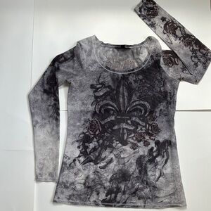 🖤ROCK & REPUBLIC🖤 Mesh Fabric Tattoo Style Top EUC